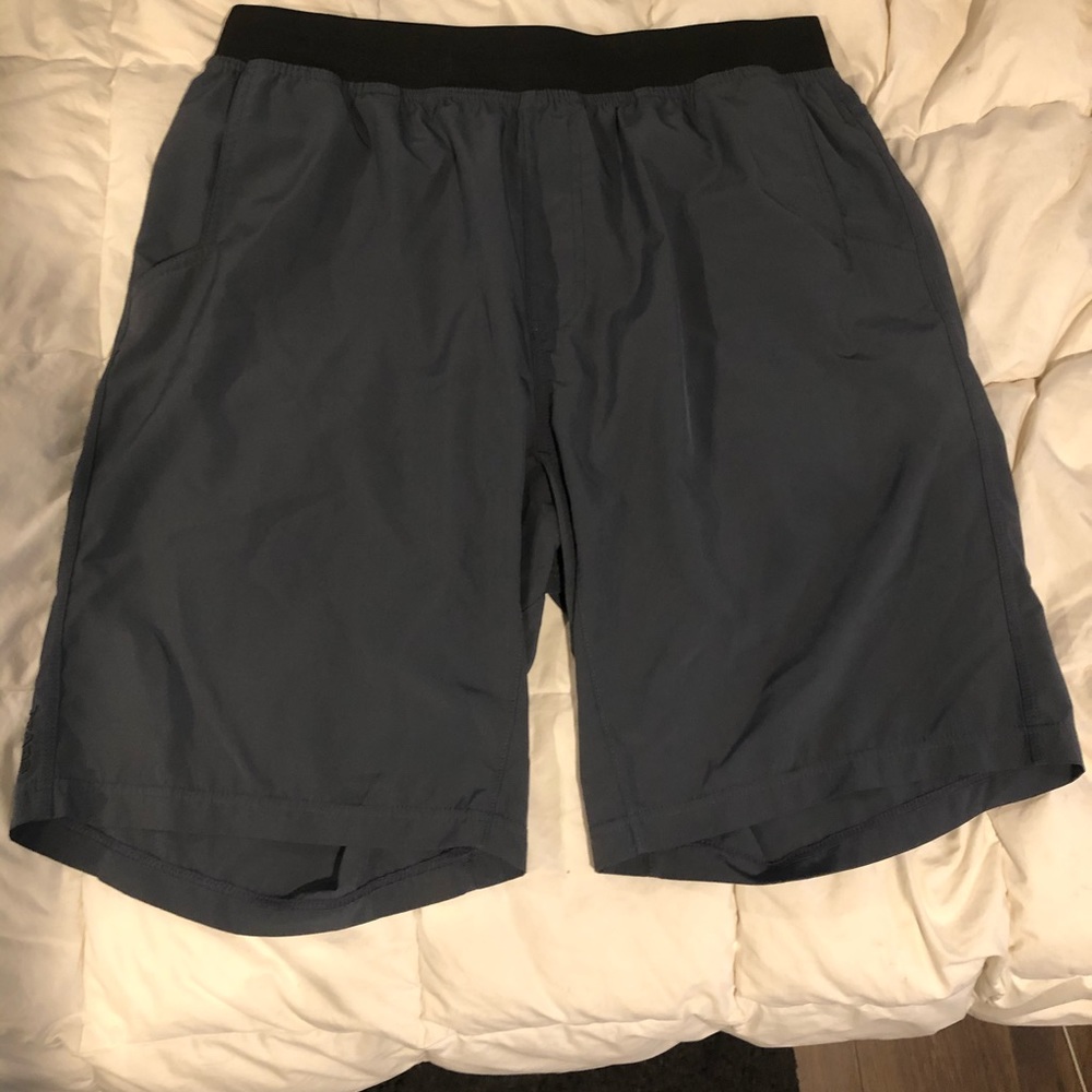 Men’s prana grey shorts